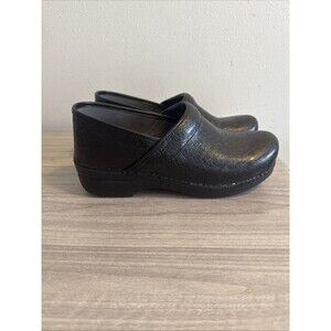 Dansko XP 2.0 Clogs Black Tooled Leather  Size 41 US Size 9.5